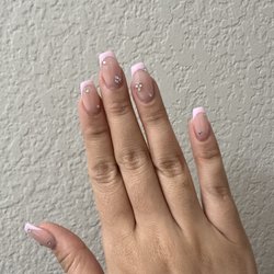 Quinlan Nails