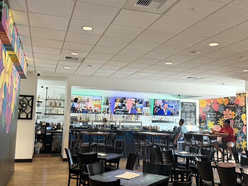 Mundos Latin Grill & Cantina