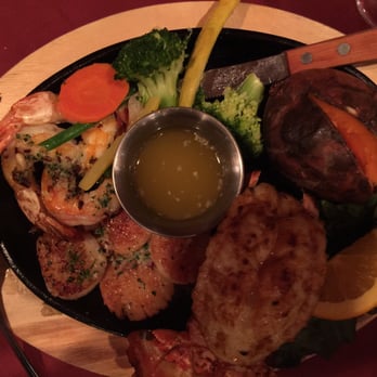 Millbrook Cafe - a plate of food with shrimp, potatoes, broccoli, and carrots - Cafes Near Me - Millbrook, New York