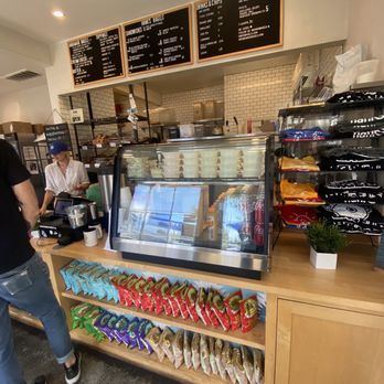 Hank's Bagels - Inside - Coffee & Tea Near Me - Burbank, California Hank's Bagels - Inside - Coffee & Tea Near Me - Burbank, California