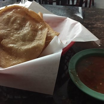 El Burrito Grill - Fresh salsa and tostada style chips - Mexican Near Me - Long Beach, California El Burrito Grill - Fresh salsa and tostada style chips - Mexican Near Me - Long Beach, California