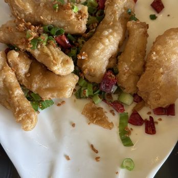 Royal Kitchen - salt and black pepper calamari - barely had seasoning. flavorless. - Cantonese Near Me - Bellevue, Washington