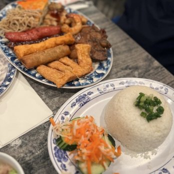 Com Tam Thuan Kieu - #1: julienne pork, steamed egg cake, pork roll, Chinese sausage, eggroll, shrimp cake, shrimp paste, grilled fish + pork + shrimp = $23.99 - Vietnamese Near Me - Garden Grove, California