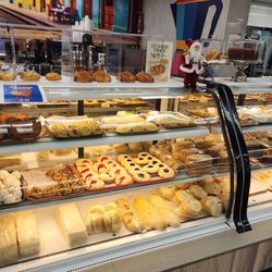 Caliente Caliente Kitchen & Cafe - PASTRY