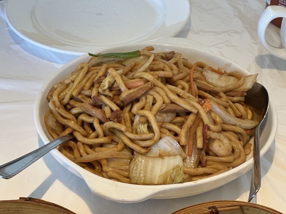 Iron Chef Chinese Restaurant - Photo 3