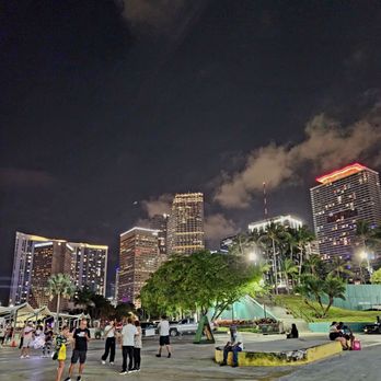 Bayside Marketplace - Across the street from Bayside - Shopping Centers Near Me - Miami, Florida
