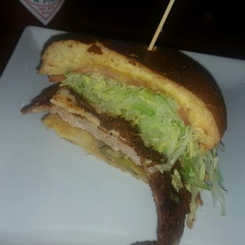Guy Fieri's - Turkey Burger deliciousness - American Near Me - Cancún, ROO Guy Fieri's - Turkey Burger deliciousness - American Near Me - Cancún, ROO