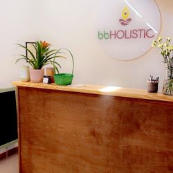 bb holistic - Front desk