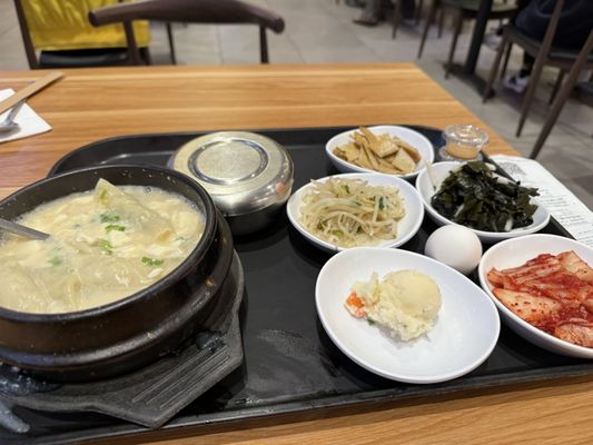 Omma Tofu House by null