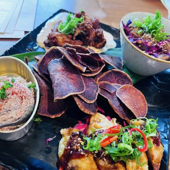 The Dotted Line - Breakfast & Brunch Near Me - Honolulu, Hawaii