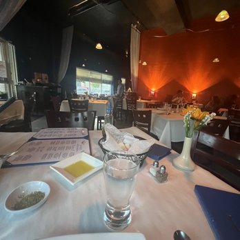 Leila Restaurant - Quiet on Friday night - Mediterranean Near Me - West Palm Beach, Florida
