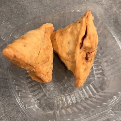 Ruchi Indian Cuisine - Meat Samosa Vegetable Samosa