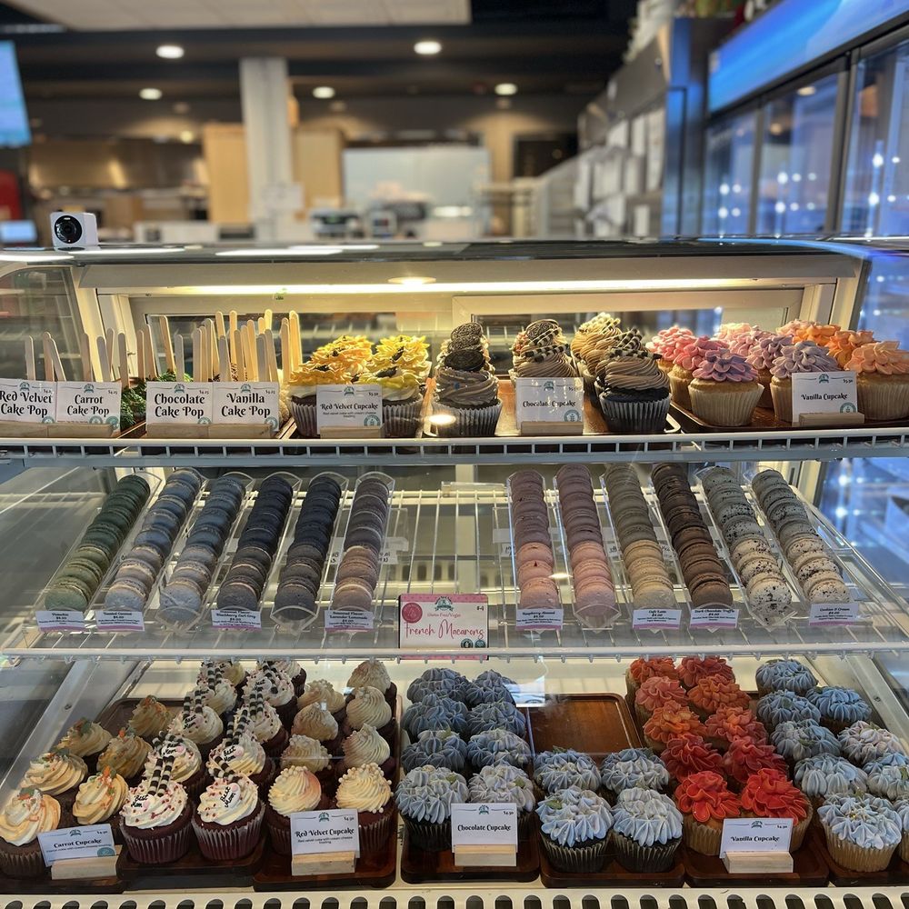 Cupcakes & macaroons!! Cupcakes & macaroons!!