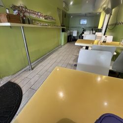 Sushi 21 - Inside