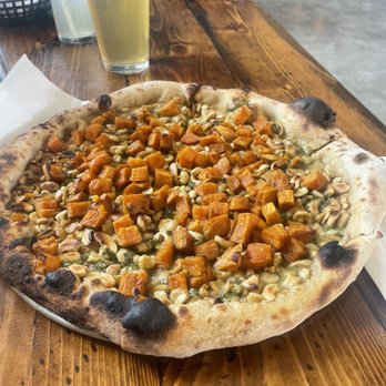 Salt Point Brewing Co - Curry cashew pizza - Breweries Near Me - Lansing, New York