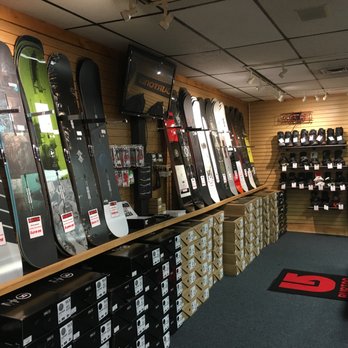 Alpine Haus - 2017 Snowboard Wall - Ski & Snowboard Shops Near Me - Wethersfield, Connecticut