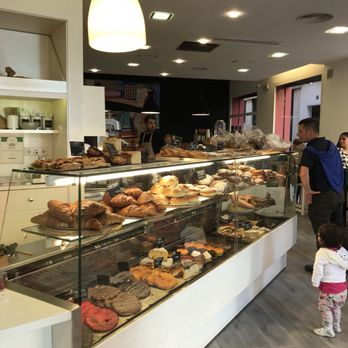 Pan y Più - Pastry display - Bakeries Near Me - Seville, SE Pan y Più - Pastry display - Bakeries Near Me - Seville, SE