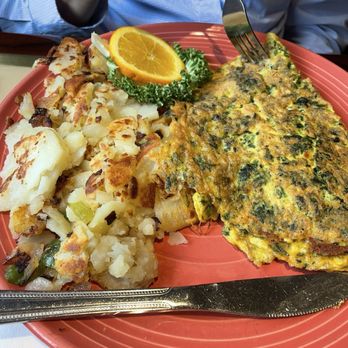 The Edison Diner - Spinach omelet with home fries - Diners Near Me - Edison, New Jersey The Edison Diner - Spinach omelet with home fries - Diners Near Me - Edison, New Jersey