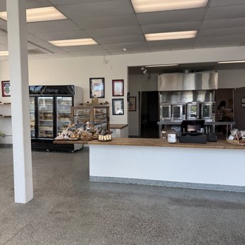 Raymond’s Sourdough Bread - Interior - Bakeries Near Me - San Mateo, California Raymond’s Sourdough Bread - Interior - Bakeries Near Me - San Mateo, California