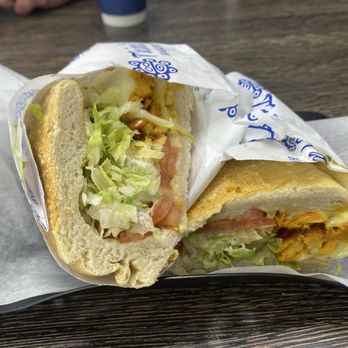 Taino's Bakery - Sandwich de pollo - Bakeries Near Me - Orlando, Florida