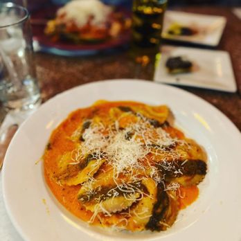Divina Cucina - My Ravioli di Aragosta - finally found an awesome lobster ravioli in the LA area! SO GOOD! - Italian Near Me - Montrose, California Divina Cucina - My Ravioli di Aragosta - finally found an awesome lobster ravioli in the LA area! SO GOOD! - Italian Near Me - Montrose, California