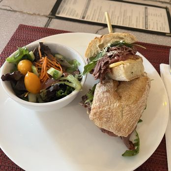 Gabriel Archer Tavern - Roast beef and gouda sandwich - New American Near Me - Williamsburg, Virginia Gabriel Archer Tavern - Roast beef and gouda sandwich - New American Near Me - Williamsburg, Virginia