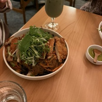 Diane’s Place - Pad Thai with chicken - Cafes Near Me - Minneapolis, Minnesota
