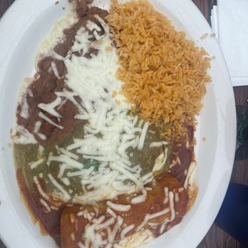 El Cazador - Beef enchilada, Chile relleno, and beans and rice - Mexican Near Me - Modesto, California El Cazador - Beef enchilada, Chile relleno, and beans and rice - Mexican Near Me - Modesto, California