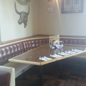Golden Ox - Corner booth area - American Near Me - Bakersfield, California