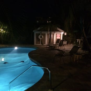 Coconut Grove Resort - Resorts Near Me - Clearwater Beach, Florida Coconut Grove Resort - Resorts Near Me - Clearwater Beach, Florida