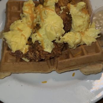 Honeybear Cafe - Leo's Chix & Bacon Waffle - Breakfast & Brunch Near Me - Chicago, Illinois