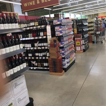 H‑E‑B - Huge wine and liquor area - Grocery Near Me - New Braunfels, Texas