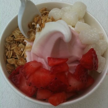 Pinkberry - Original and Pomegranate with Mochi, Granola and Strawberries - Ice Cream & Frozen Yogurt Near Me - Torrance, California Pinkberry - Original and Pomegranate with Mochi, Granola and Strawberries - Ice Cream & Frozen Yogurt Near Me - Torrance, California