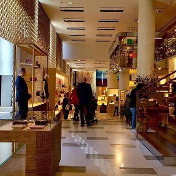 Louis Vuitton - Luggage Near Me - Paris, 75 Louis Vuitton - Luggage Near Me - Paris, 75
