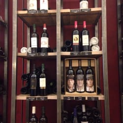 Wine & Roses - The walls have wine!