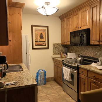 Eagle Point Resort - Kitchen in 2 bed 2 batg - Ski Resorts Near Me - Vail, Colorado Eagle Point Resort - Kitchen in 2 bed 2 batg - Ski Resorts Near Me - Vail, Colorado