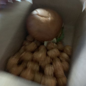 The Hub Eats & Drinks - The Del Paso Burger - American Near Me - Sacramento, California