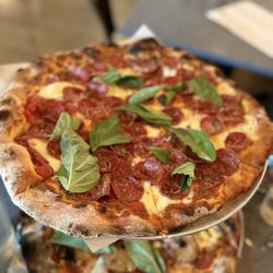 Local 104 - Max Pizza