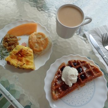 Wades Point Inn On The Bay - Breakfast - Hotels Near Me - McDaniel, Maryland
