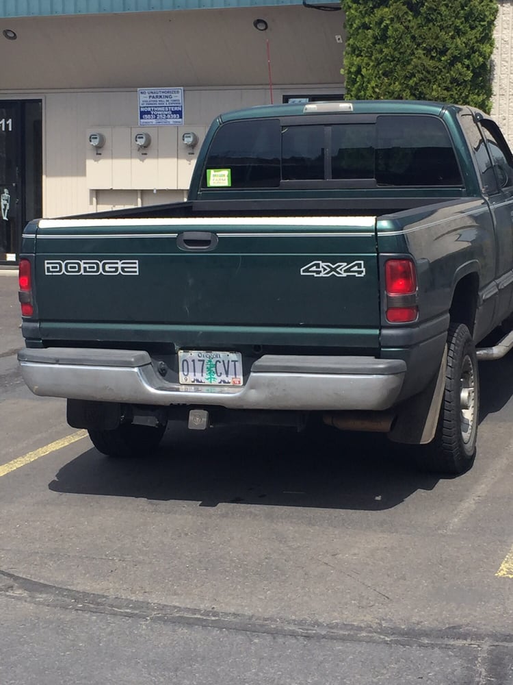 RUSSZ AUTO UPHOLSTERY Updated August 2024 2208 NW Birdsdale Ave