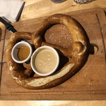 Berliner Pub - Pretzel - German Near Me - Renton, Washington Berliner Pub - Pretzel - German Near Me - Renton, Washington