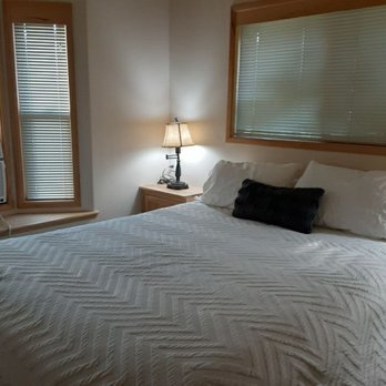 Coloma Resort - Bedroom - Venues & Event Spaces Near Me - Coloma, California Coloma Resort - Bedroom - Venues & Event Spaces Near Me - Coloma, California