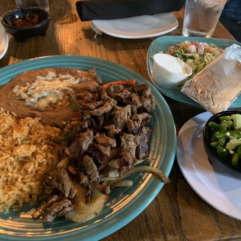 Mexico Lindo - Steak Lunch Fajitas with jalapeño on the side - Mexican Near Me - Smyrna, Georgia Mexico Lindo - Steak Lunch Fajitas with jalapeño on the side - Mexican Near Me - Smyrna, Georgia