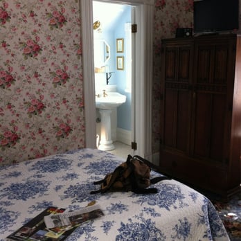 Victorian Inn - My cute little baby floral room - Hotels Near Me - Ferndale, California Victorian Inn - My cute little baby floral room - Hotels Near Me - Ferndale, California