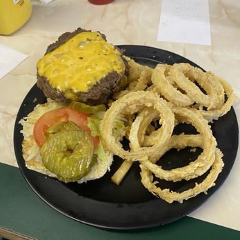 Daddyz In The Pass - Daddy Burger and onion rings - Seafood Near Me - Pass Christian, Mississippi