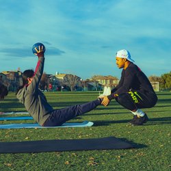 Touchdown Fitness - Assisted group work outs at the park