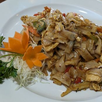 Bangkok Thai Cuisine - Pad kee mao - Thai Near Me - Bloomington, Indiana
