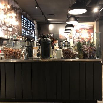 JOE & THE JUICE - View of the counter - Juice Bars & Smoothies Near Me - Chicago, Illinois JOE & THE JUICE - View of the counter - Juice Bars & Smoothies Near Me - Chicago, Illinois