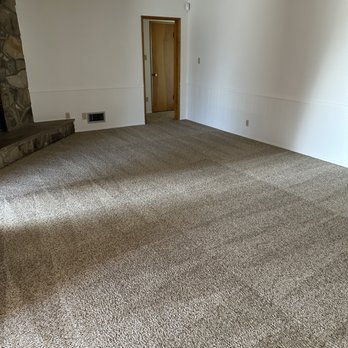 Gonzalez Carpet Cleaning - 2nd living room, low traffic. 15 year old carpet post cleaning. - Carpet Cleaning Near Me Gonzalez Carpet Cleaning - 2nd living room, low traffic. 15 year old carpet post cleaning. - Carpet Cleaning Near Me