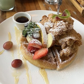 Lapisara Eatery - Chicken and Waffles - Breakfast & Brunch Near Me - San Francisco, California